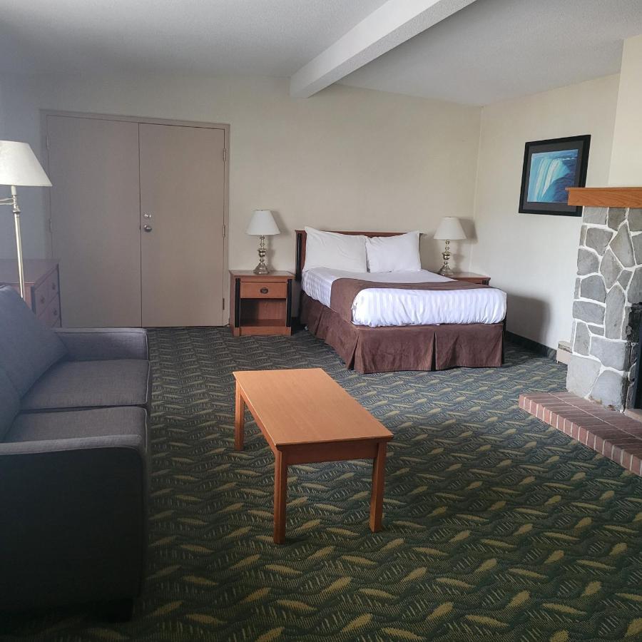 Travelodge By Wyndham Niagara Falls At The Falls Εξωτερικό φωτογραφία