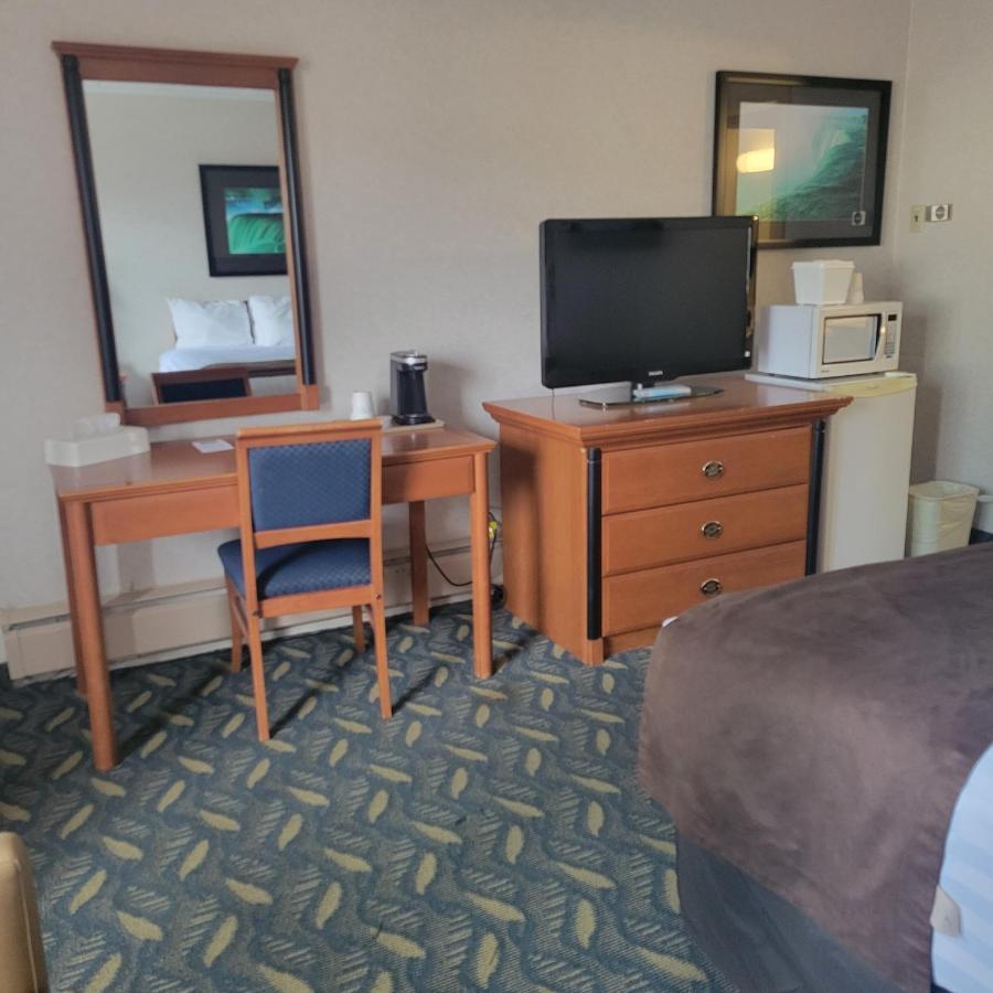 Travelodge By Wyndham Niagara Falls At The Falls Εξωτερικό φωτογραφία