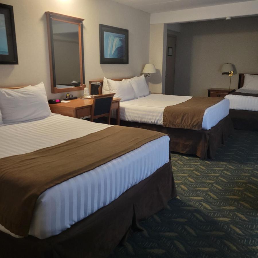 Travelodge By Wyndham Niagara Falls At The Falls Εξωτερικό φωτογραφία
