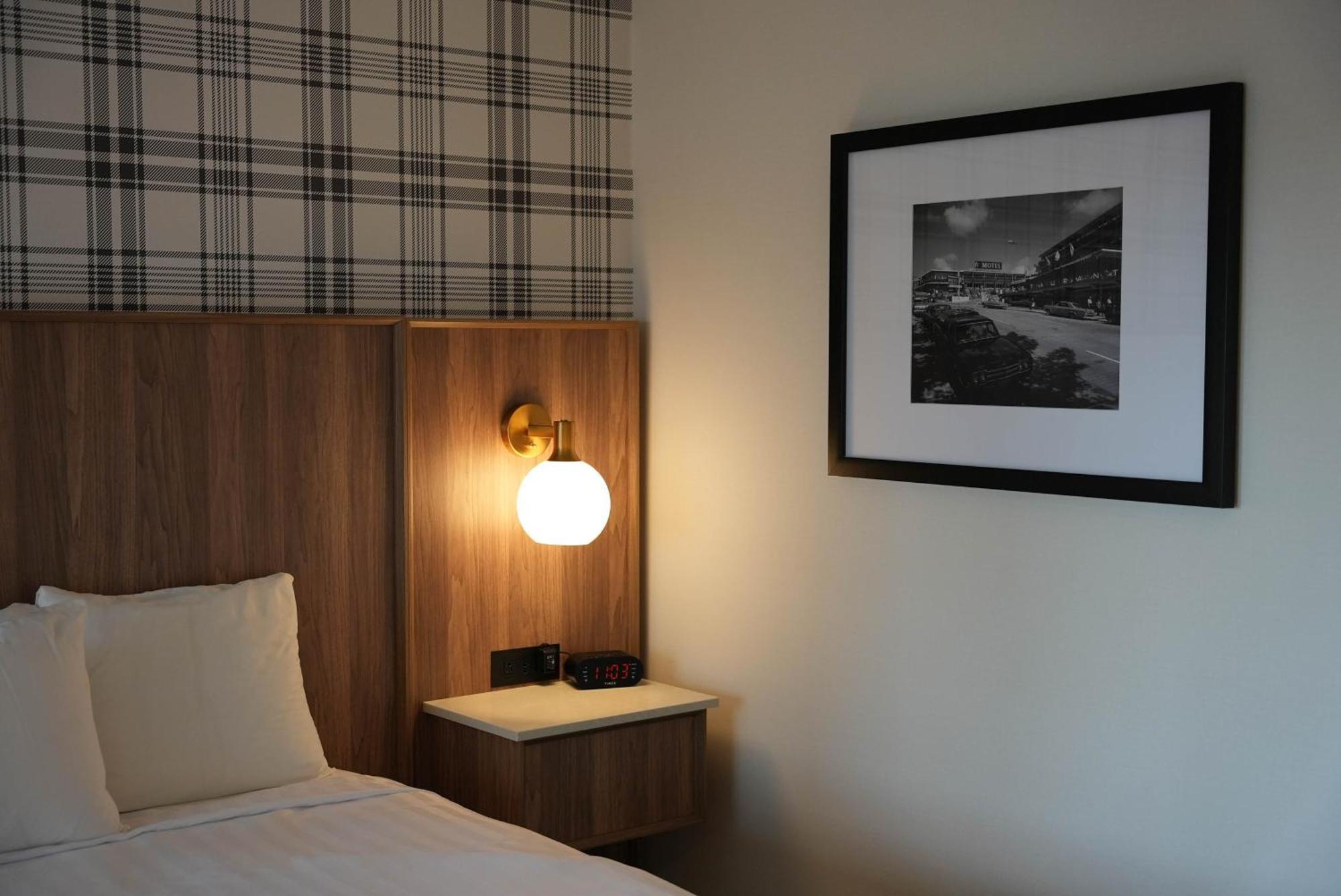 Travelodge By Wyndham Niagara Falls At The Falls Εξωτερικό φωτογραφία