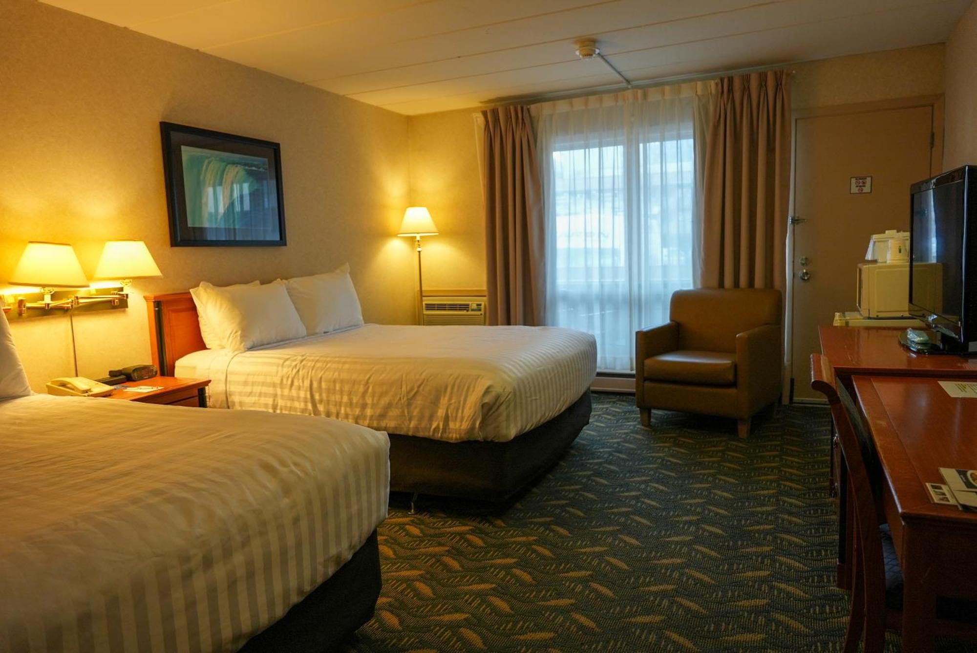 Travelodge By Wyndham Niagara Falls At The Falls Εξωτερικό φωτογραφία