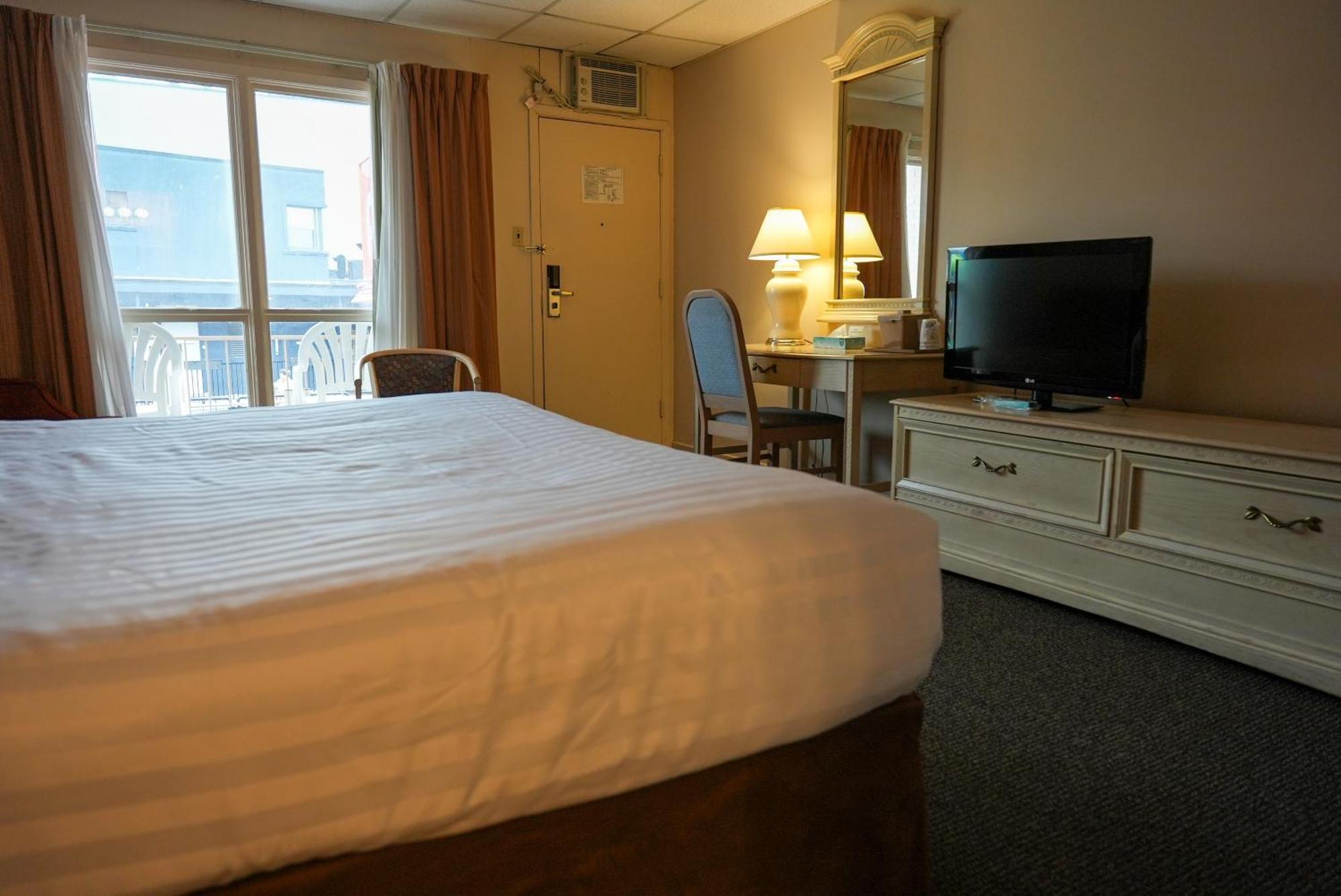 Travelodge By Wyndham Niagara Falls At The Falls Εξωτερικό φωτογραφία